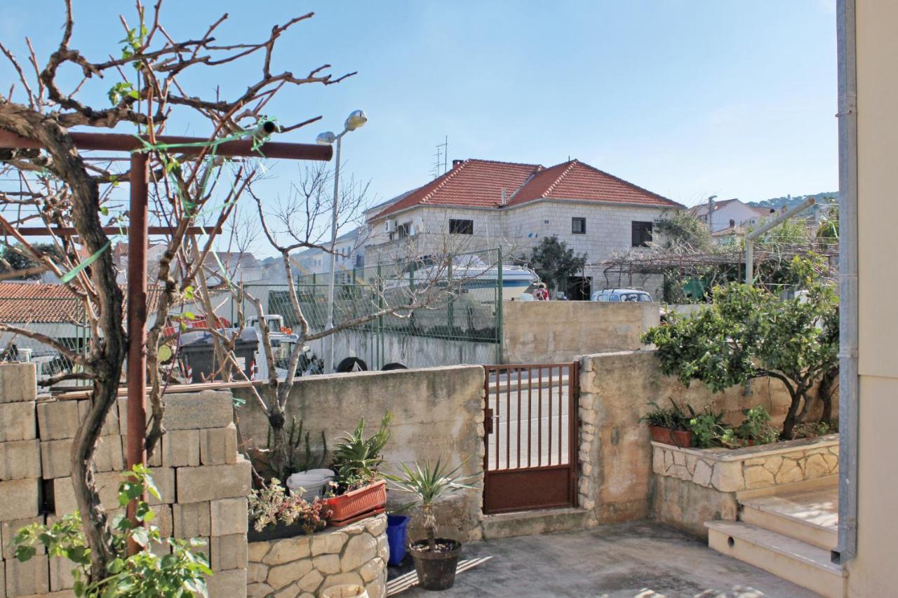 Apartments With A Parking Space Supetar, Brac - 6037 ภายนอก รูปภาพ